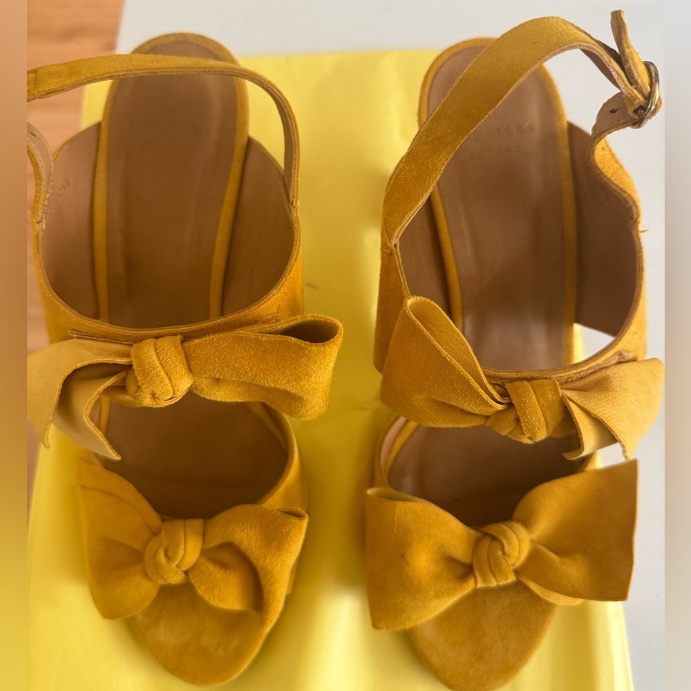 Sezane Mustard Bow Sandals - size French 40. Worn once. Suede